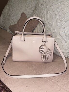 Kate Spade Maryam Palmer
Drive Pink Satchel